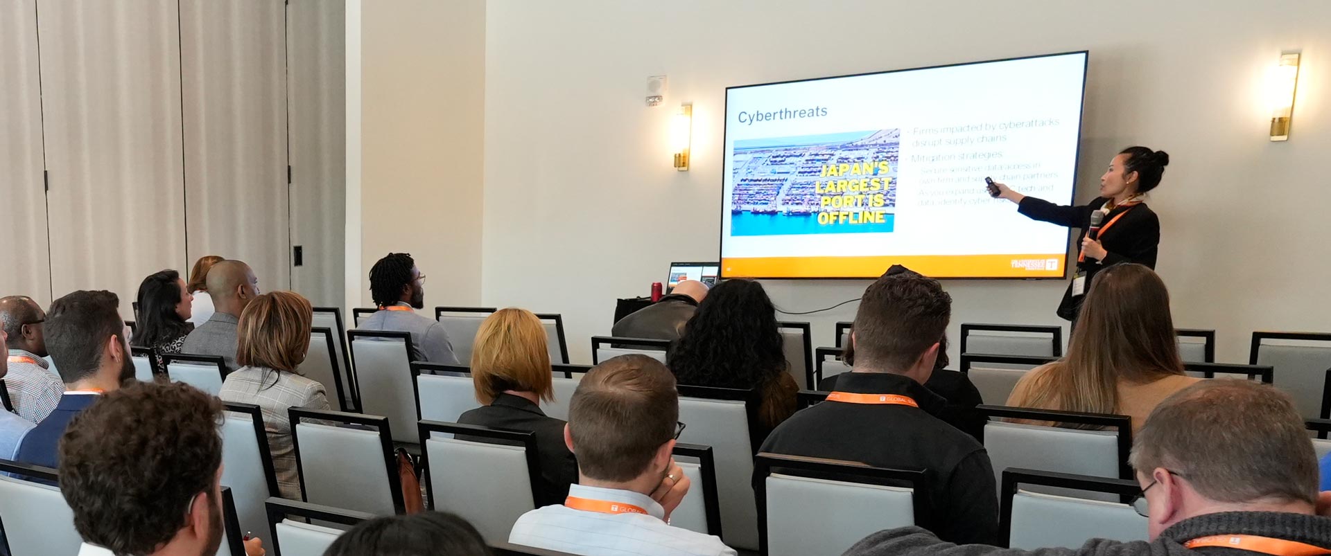 UT supply chain management professor presents to a room of corporate professionals at the Supply Chain Forum.